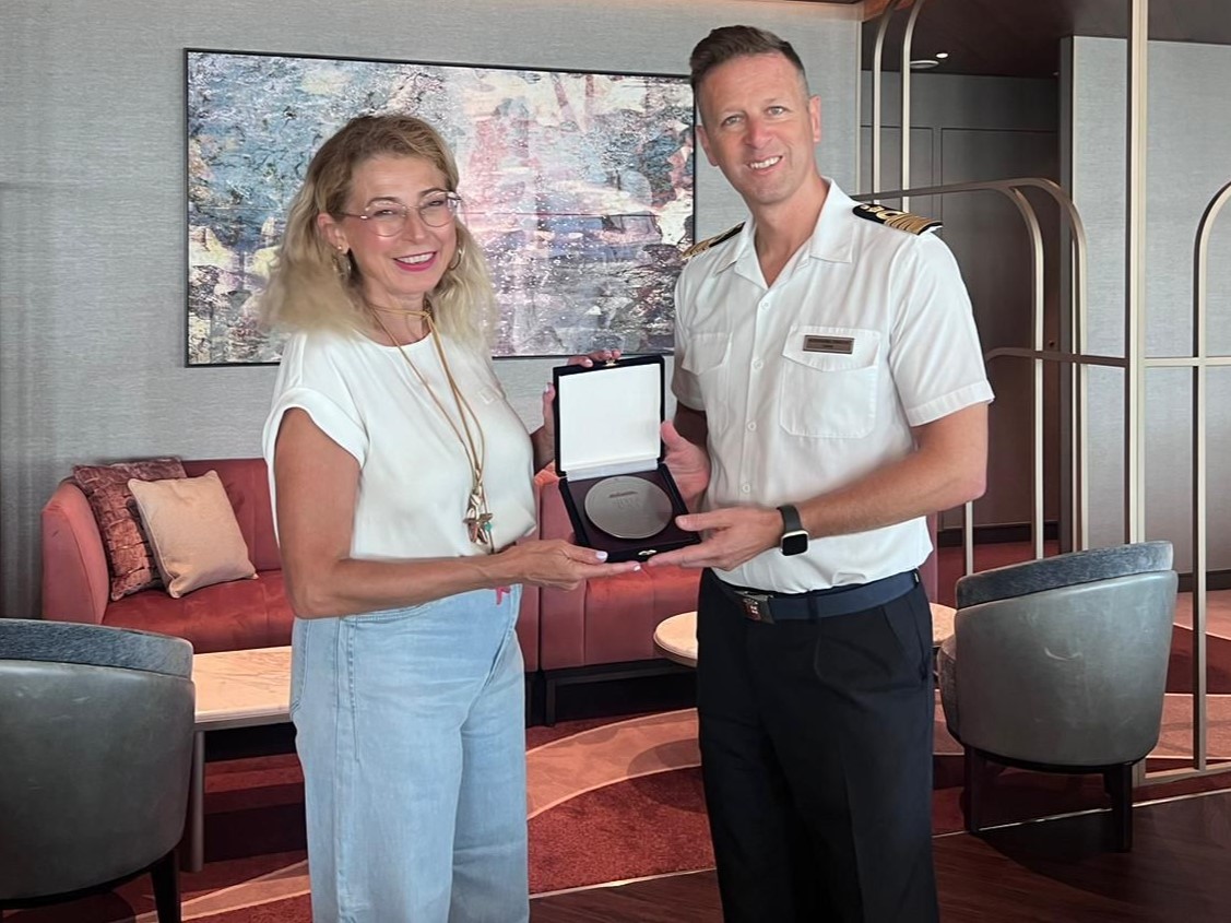 Silver Nova calls at the Port of València for the first time  (Image at LateCruiseNews.com - September 2023)