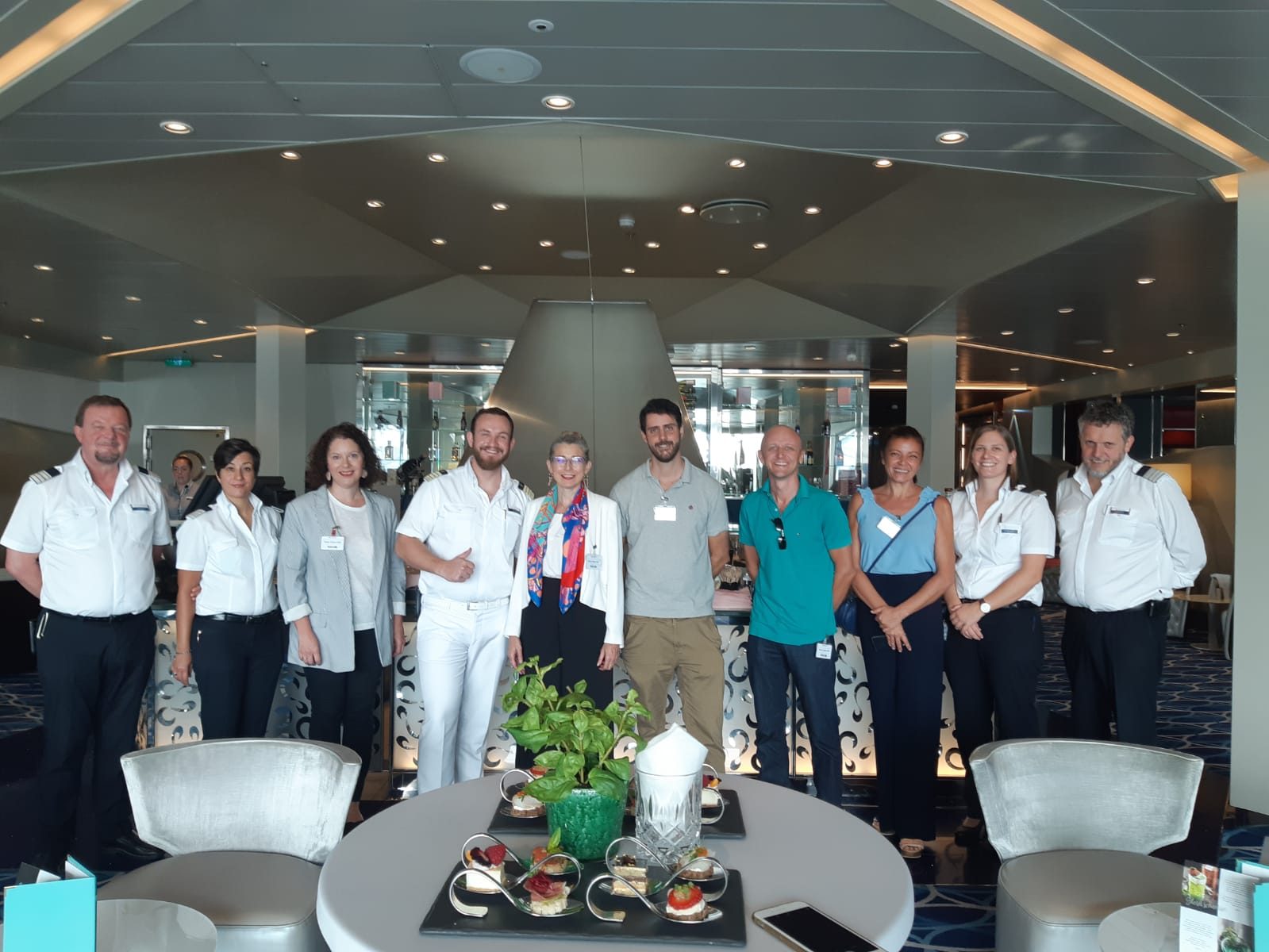 Primera Escala En Valencia Del Crucero Mein Schiff 4